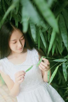 雏鸟幼儿小学生张婉莹,女大学生的沙龙室