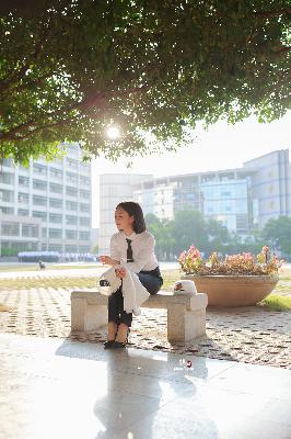 日本巜商务旅行戴帽子的同行,日本三级片在线观看