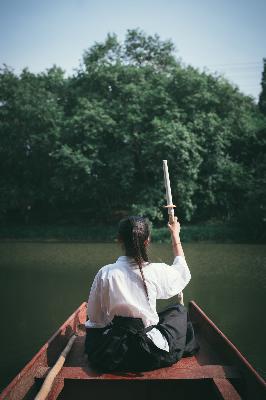 图书馆的女友,欧洲尺码日本尺码专线图片